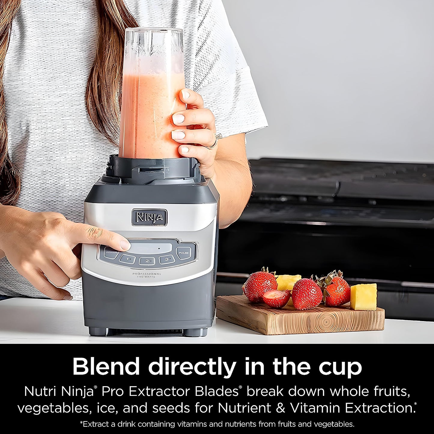 Ninja Professional Countertop 1100 Watt BL660