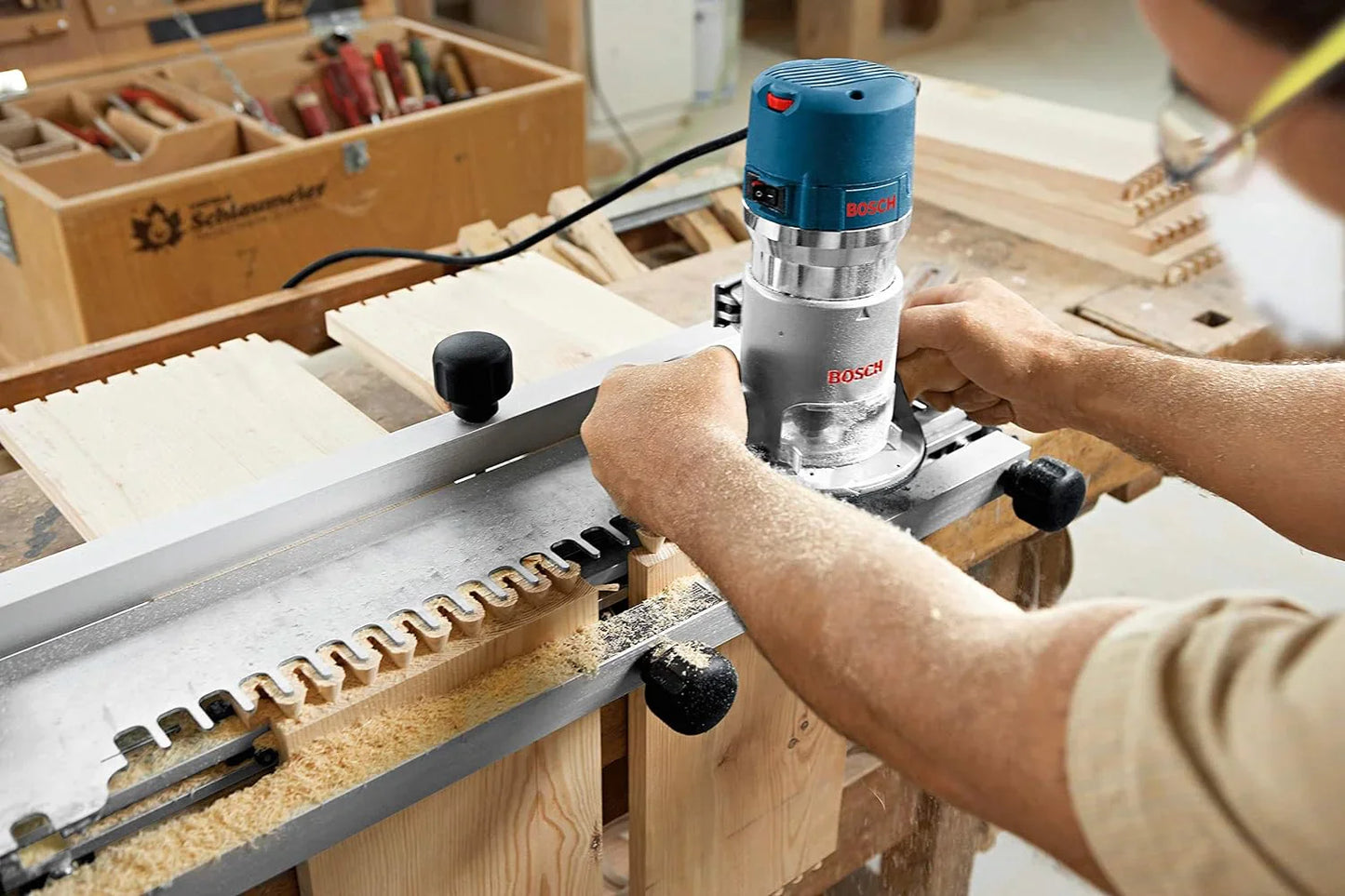 Bosch 1617EVSPK Wood 12 Amp Router Tool Combo Kit- 2.25 Horsepower Plunge Router And Fixed Base With A Variable Speed